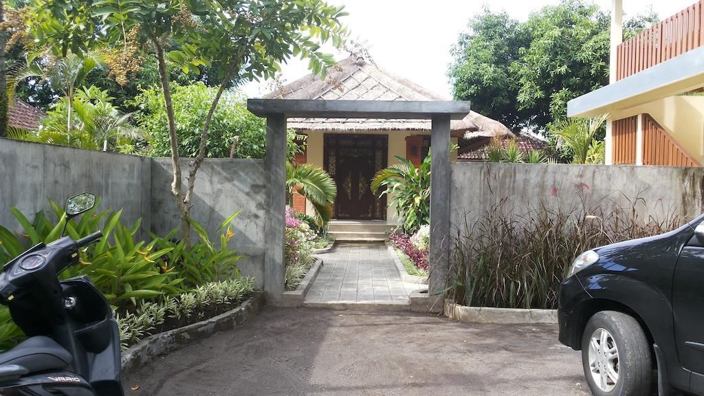 Star East Bungalows Amed Buitenkant foto